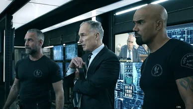 (L-R) Jay Harrington, Patrick St. Esprit, and Shemar Moore on S.W.A.T. (Credit: CBS)