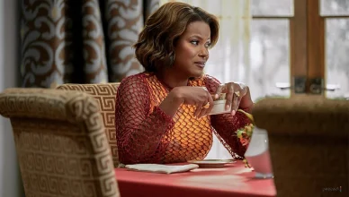 Cassandra Freeman as Aunt Vivian on Episode 403 of Bel-Air (Photo by: Anne Marie Fox/PEACOCK)