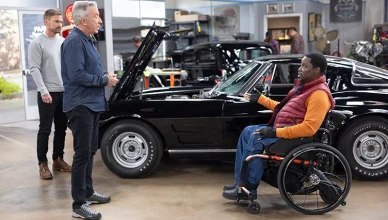 SHIFTING GEARS – “Loyalty” – Matt’s dream build turns into a nightmare when controversy between Stitch and the client threatens to derail everything. Meanwhile, Riley hires Carter at her coffee business and quickly learns that working with family brews more tension than drinks. WEDNESDAY, NOV. 5 (8:00-8:30 p.m. EST) on ABC. (Credit: Disney/Raymond Liu)