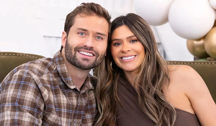 (L-R) Dakota Mortensen and Taylor Frankie Paul (Disney/Fred Hayes)