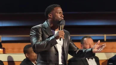 Kevin Hart speaks at the Tom Brady Roast (Credit: ADAM ROSE/NETFLIX)