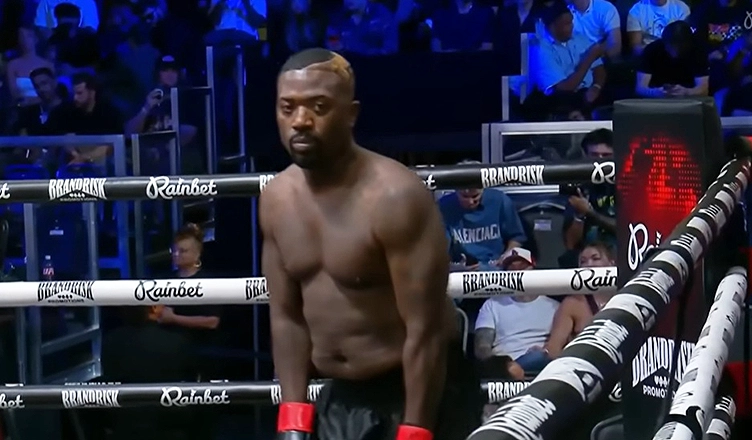 Ray J was knocked out during a celebrity MMA match with YouTuber Supa Hot Fire in Las Vegas on Saturday, May 23. (Credit: YouTube/Adin Live)