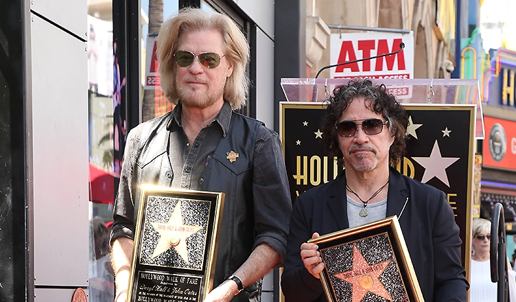 Daryl Hall and John Oates of Hall & Oates get a star on the Hollywood Walk of Fame on September 2, 2016 in Los Angeles, CA — Photo by Deposit Photos