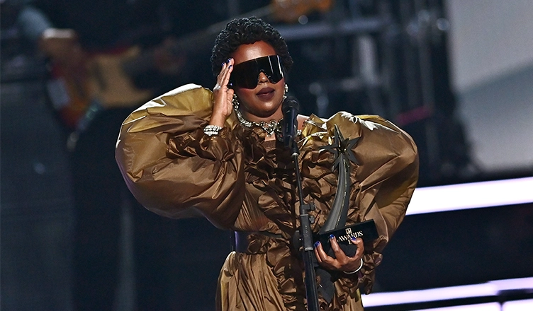  Lauryn Hill accepts the Living Legend Icon Award onstage during the BET Awards 2026 at Peacock Theater on June 28, 2026 in Los Angeles, California. (Photo by Paras Griffin/Getty Images for BET)