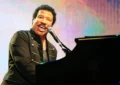 Lionel Richie performs at his concert in Shanghai, China, 8 April 2014. (Credit: Popular Images)