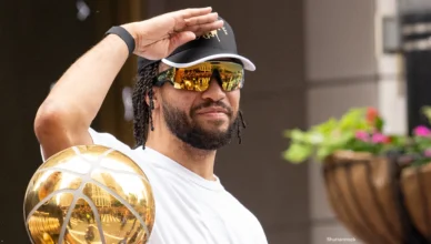 Jalen Brunson #11 of the NY Knicks celebrates during the Knicks Championship ticker-tape parade celebrating winning the 2026 NBA Finals on June 18, 2026 in New York City. (Credit: Shutterstock)