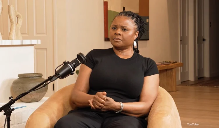 Lil Durk’s Mom, LaShawnda Woodard sat down for an interview on the If You Knew Better with Amber Grimes podcast. (Credit: YouTube/Amber Grimes)