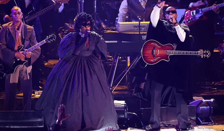 Raphael Saadiq joined former Fugees artists Lauryn Hill and Wyclef Jean for a tribute performance of “Killing Me Softly” at the 68th Annual Grammy Awards Sunday, Feb. 1, 2026. (Credit: Christopher Polk/Getty Images for the Recording Academy).