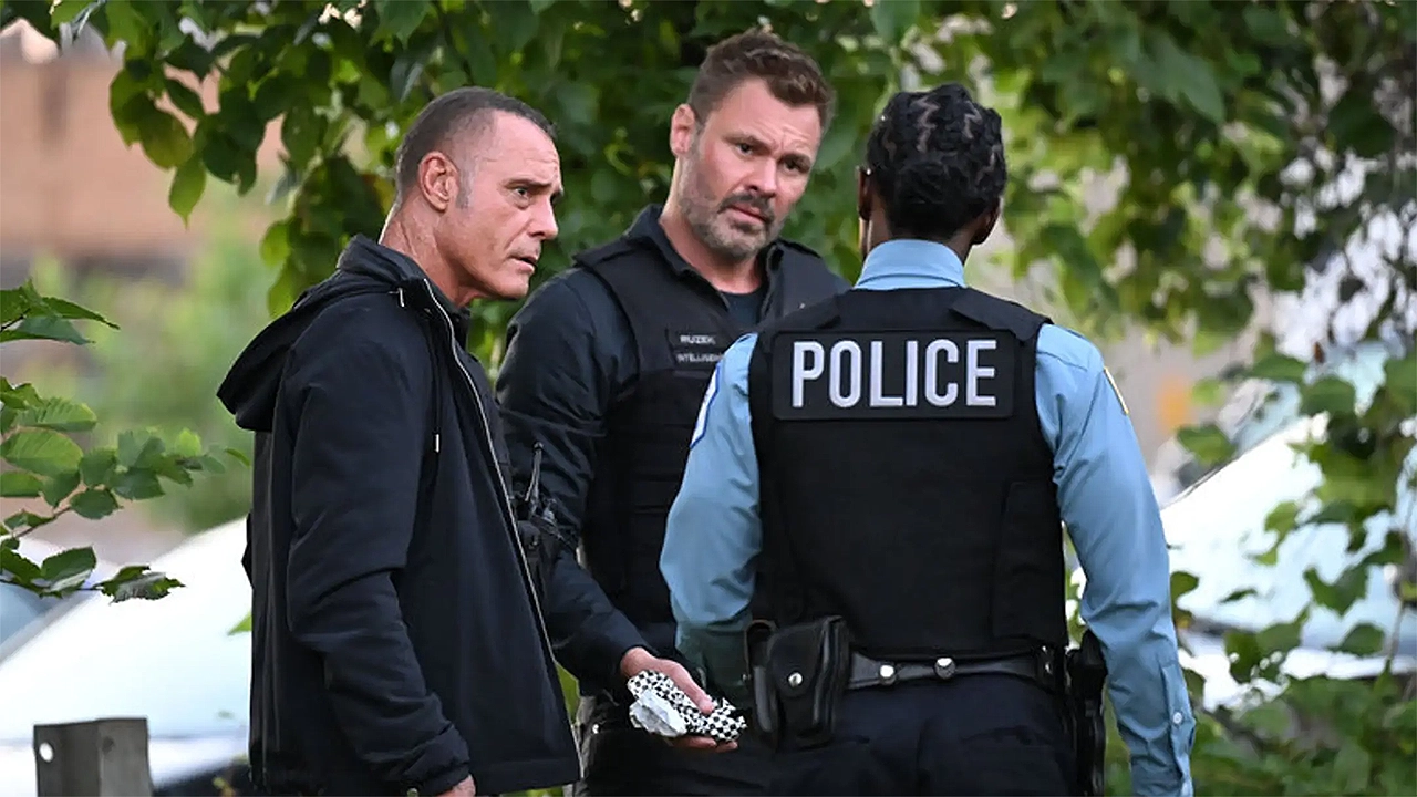 CHICAGO P.D. Episode 1404 titled "My Eye, My Call." Pictured: (l-r) Jason Beghe as Sgt. Hank Voight, Patrick John Flueger as Officer Adam Ruzek, Naiqui Macabroad as Donovan (Credit: Lori Allen/NBC)